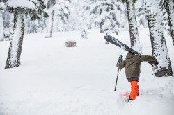 Find a selection of THE NORTH FACE latest products at Boutique Bernard Charvin Les Enfants in Courchevel.