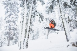 Retrouvez une sélection des derniers produits THE NORTH FACE à la Boutique Bernard Charvin Les Enfants de Courchevel.